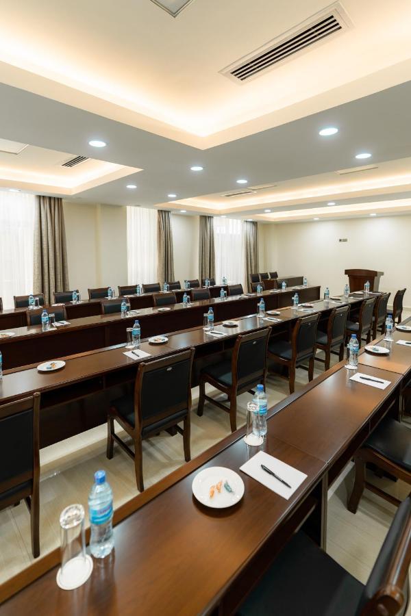 Kibo Palace Hotel Моши Экстерьер фото